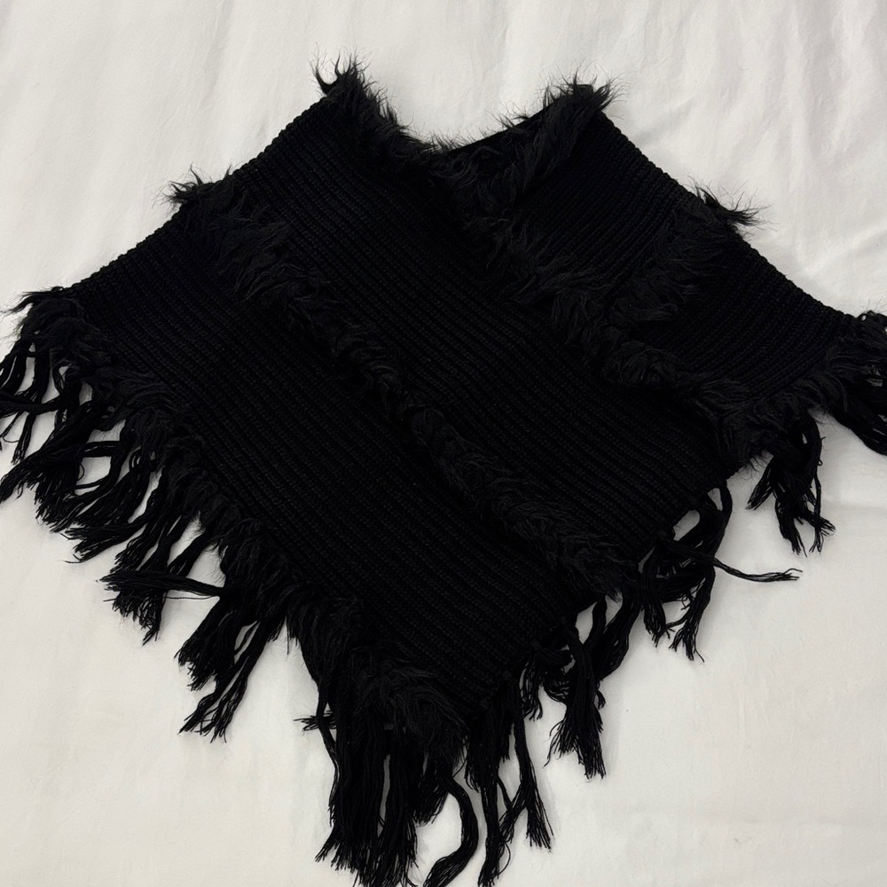 BOHO BLACK FRINGED PONCHO